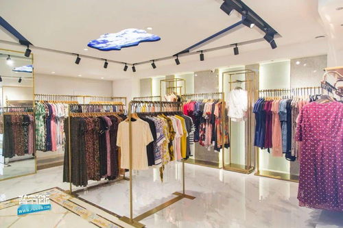 薅羊毛啦！商品城高檔服裝店大甩貨，千元服飾僅售50元